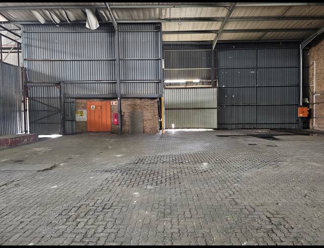 3,300M² WAREHOUSE TO LET IN ALRODE